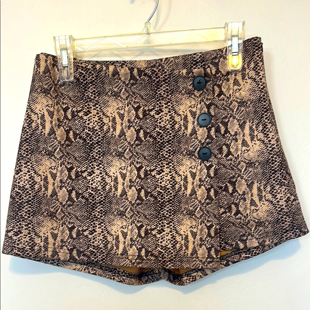 Wild Honey, Snake Print Skort Size Medium